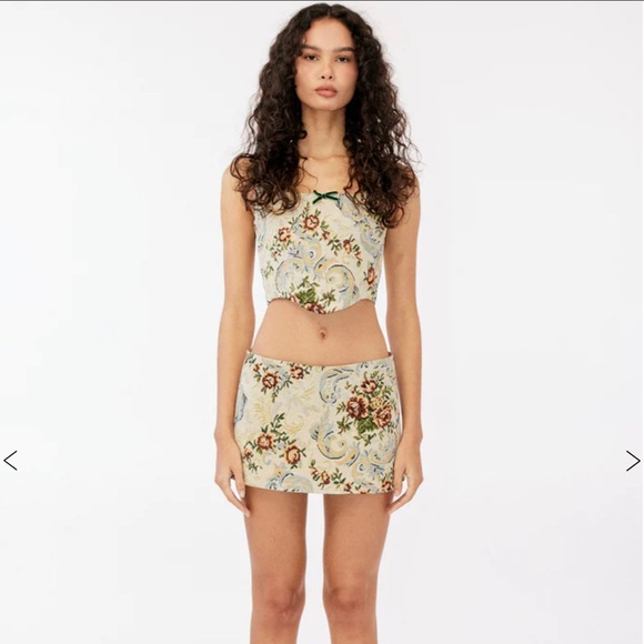 Two piece set - Picture 3 of 9